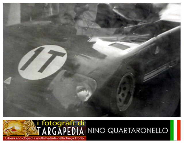1T Alfa Romeo 33 TT3  N.Vaccarella - R.Stommelen b - Box Prove (4).jpg
